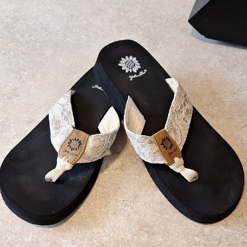 EUC Yellow Box Women's  Sandals